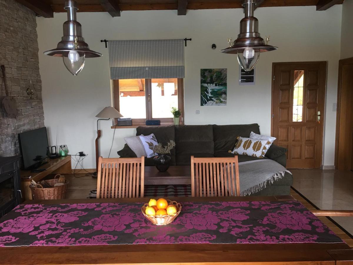 Holiday House Green Dream Оброваць Екстер'єр фото